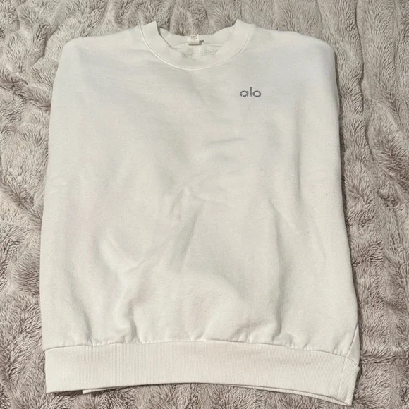 ALO Yoga Classic White Crewneck - Picture 3 of 6